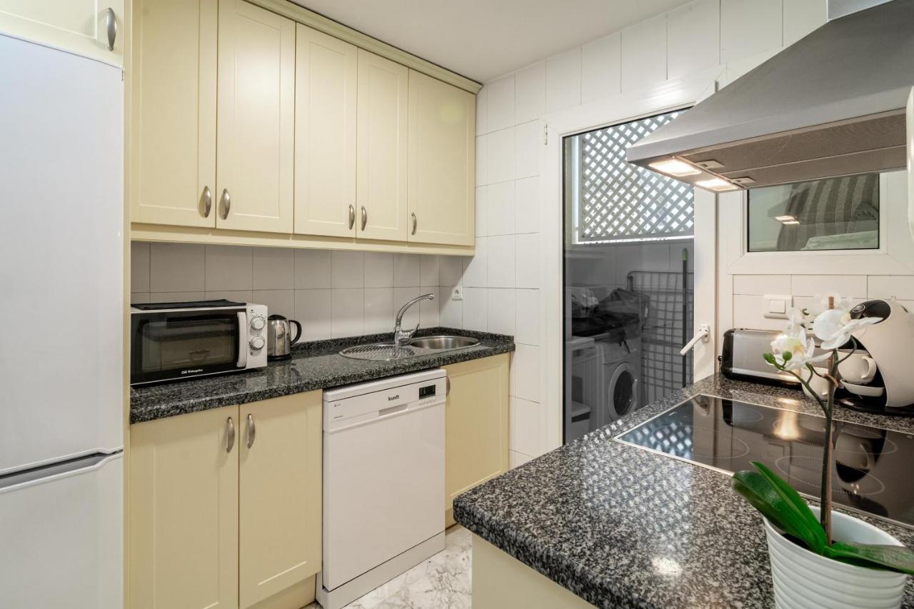 Pr45- Beach Front Apartment Puerto Banus Marbella Eksteriør billede