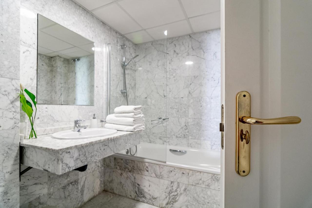 Pr45- Beach Front Apartment Puerto Banus Marbella Eksteriør billede